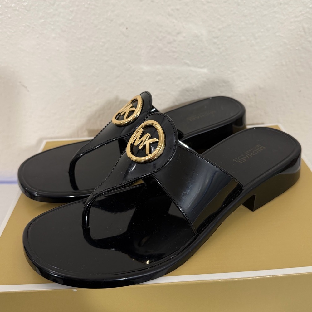 Michael Michael Kors Hannah Jelly T-Strap Sandals. Black Gold Logo NWT - Picture 4 of 8